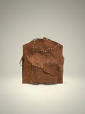 Top de gamuza Pampa Boho color tabaco, hecho a mano con remaches y parches.